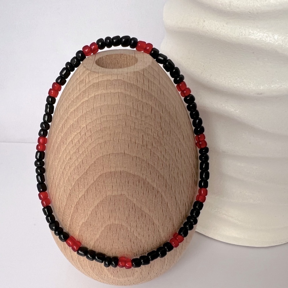 Stretch Beaded Anklet Red & Black 9.5”